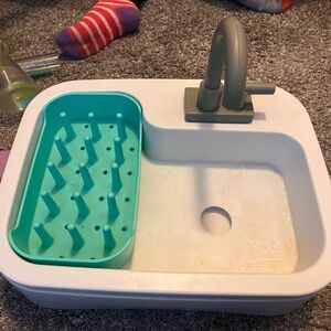 Kids Lovevery toy sink